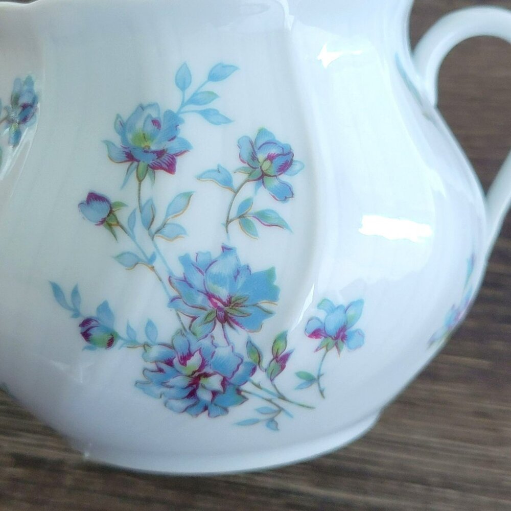 Vintage Bernardaud Limoges Gabrielle Sugar Bowl & Lid, Shabby Chic Blue Floral - Picture 6 of 11